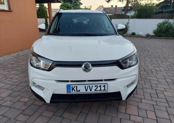 SsangYong Tivoli cena 40900 przebieg: 123427, rok produkcji 2016 z Gniewkowo małe 191